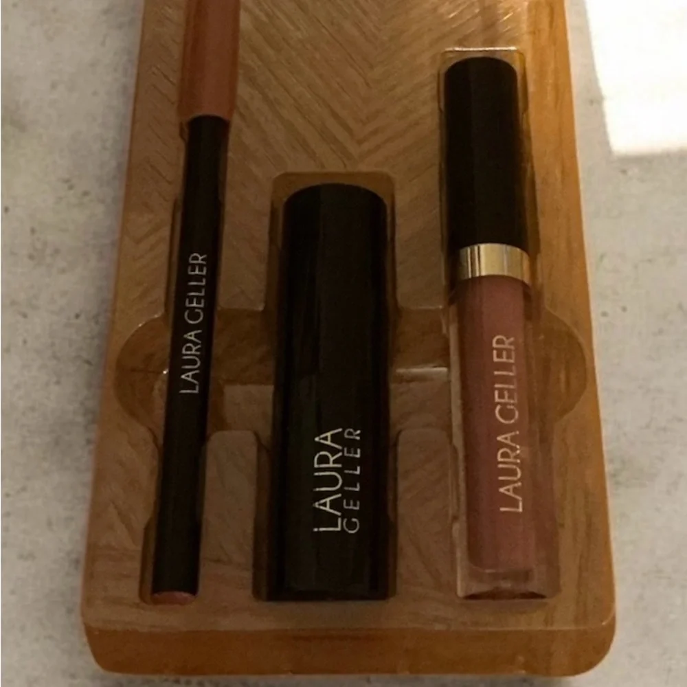 LAURA GELLER POUT PERFECTION LIP KIT - Picture 3 of 3